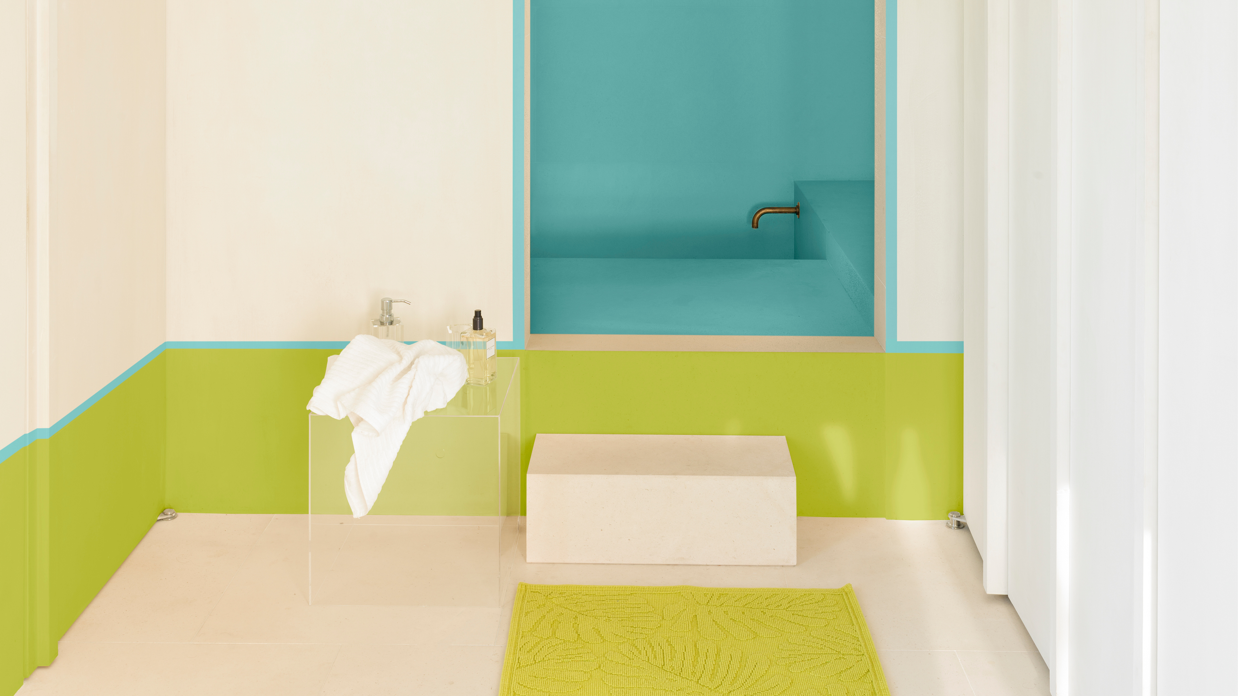 Create a colourful feature If your home doesn’t have any architectural features, there’s no reason whatsoever that you shouldn’t create your own features using paint alone.