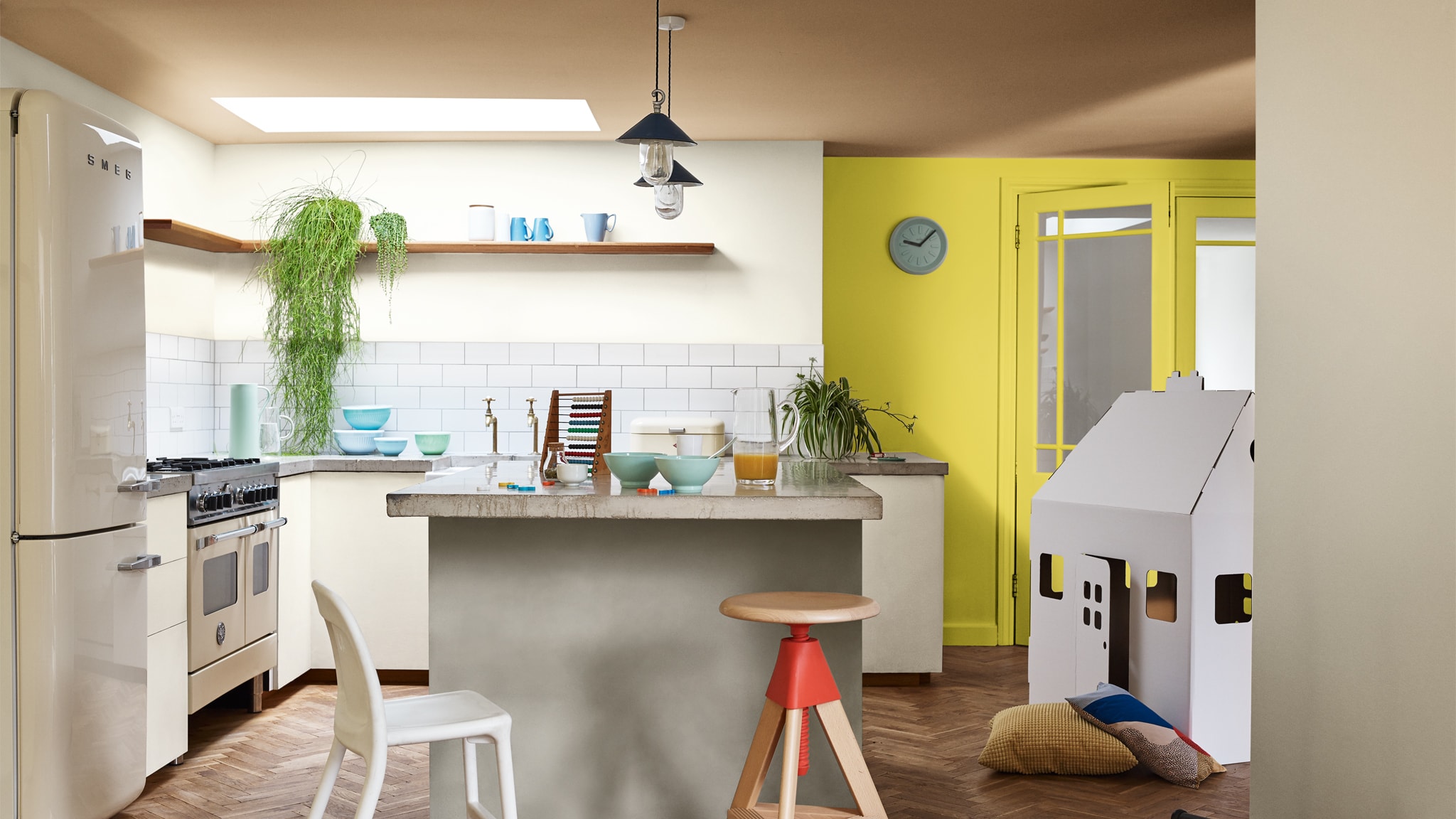 A vibrant kitchen Deco-Paints-Colour-Futures-Colour-of-the-Year-2019-A-place-to-act-Kitchen-Inspiration-49