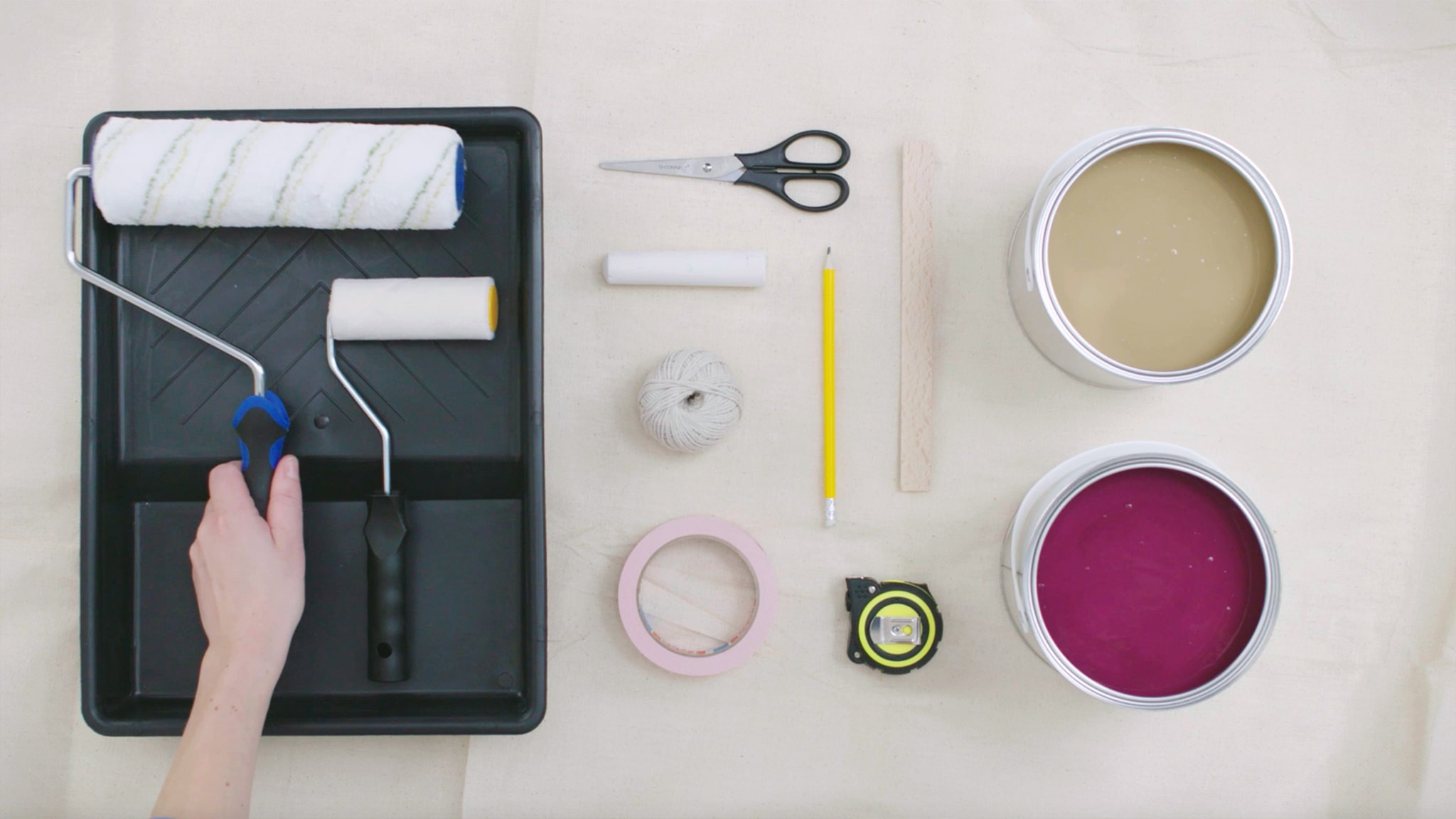 Kit for painting a circle design Deco-Paints-Colour-Futures-Colour-of-the-Year-2019-How-to-ceiling-stripe-1