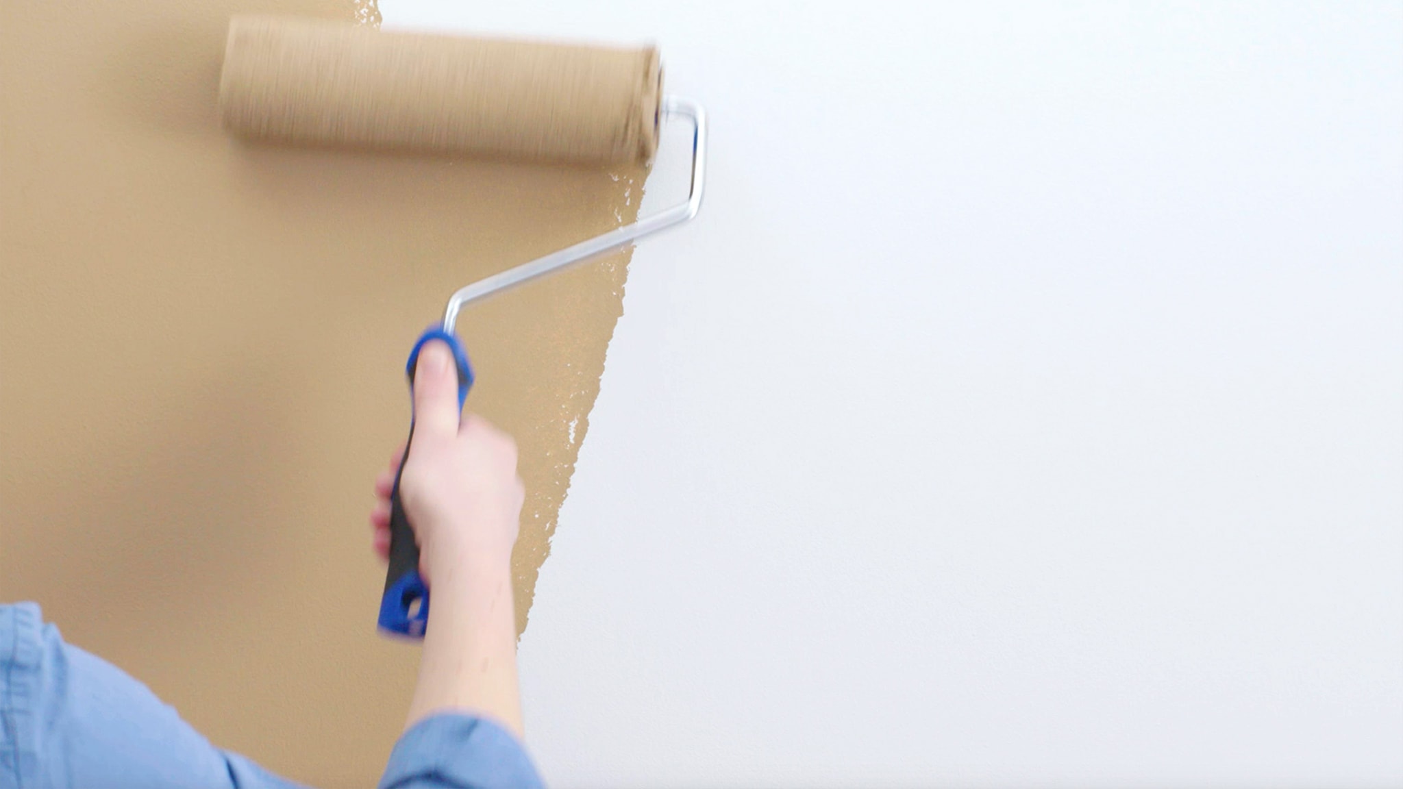 Apply background color Deco-Paints-Colour-Futures-Colour-of-the-Year-2019-How-to-ceiling-stripe-2