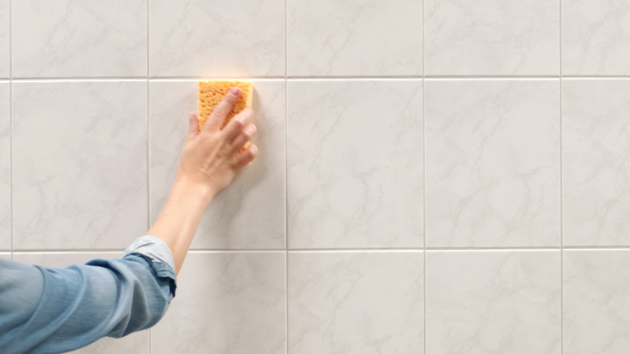 Washing bathroom wall tiles dulux_simply_refresh_wall_tiles_global_2