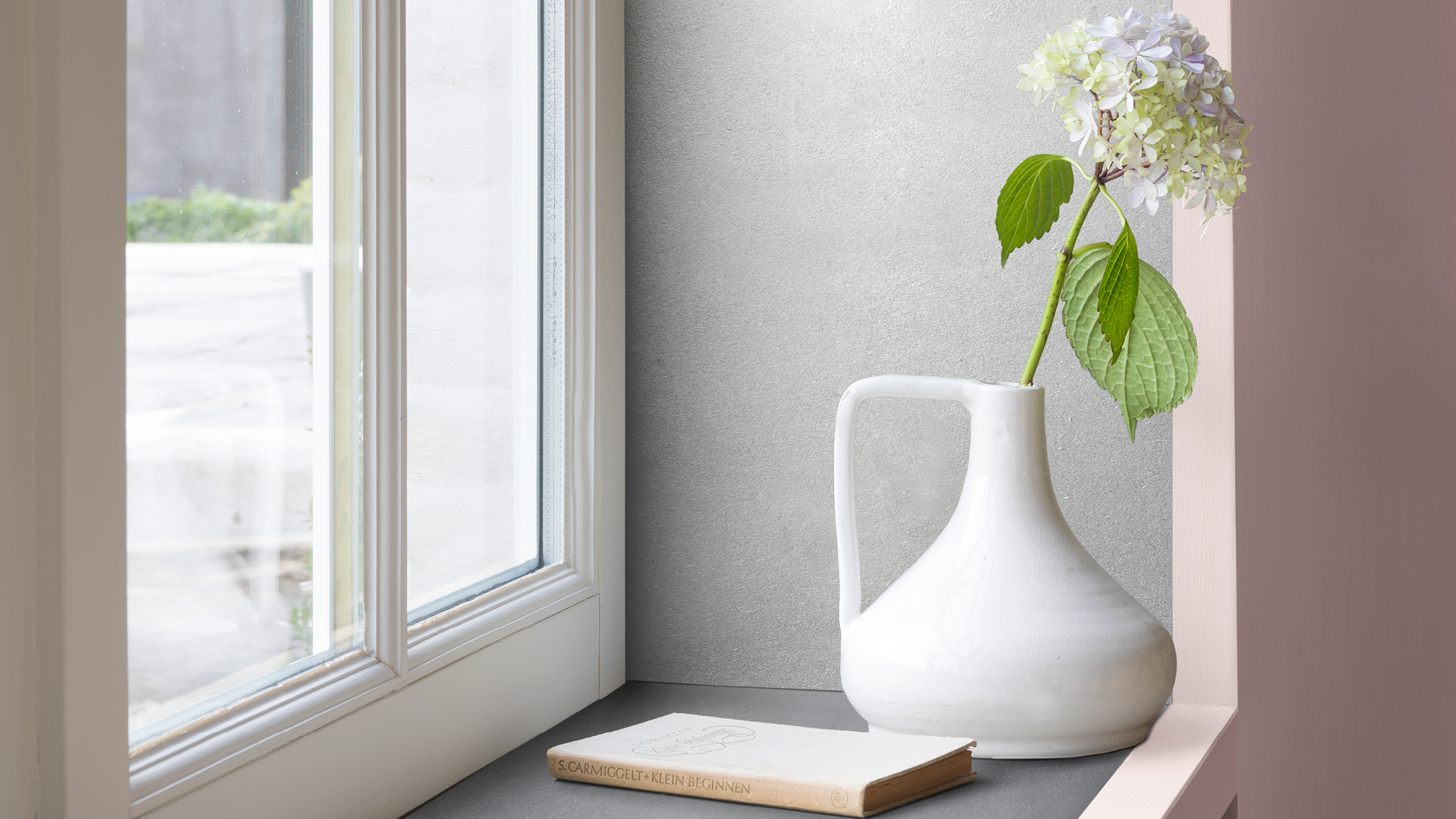 Grey painted windowsill A successful study space should stimulate and soothe in equal measure. Achieve this perfect equilibrium with a cool neutral backdrop punctuated by warmer accents.
